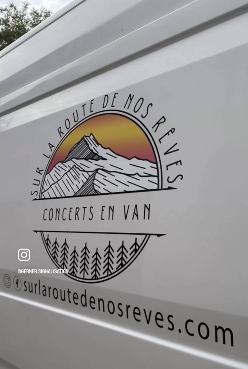 Prix pour totem publicitaire lumineux à Belfort proche de Montbéliard