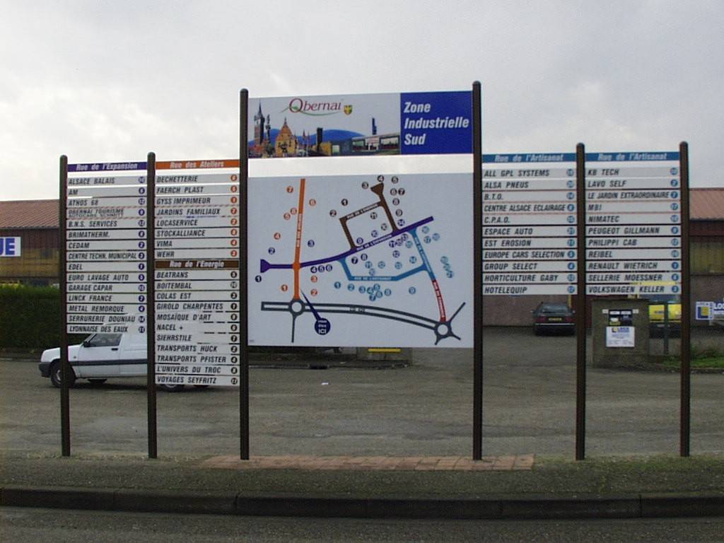 Entreprise de signalisation routière avec panneaux et marquage au sol à Sarreguemines 57200