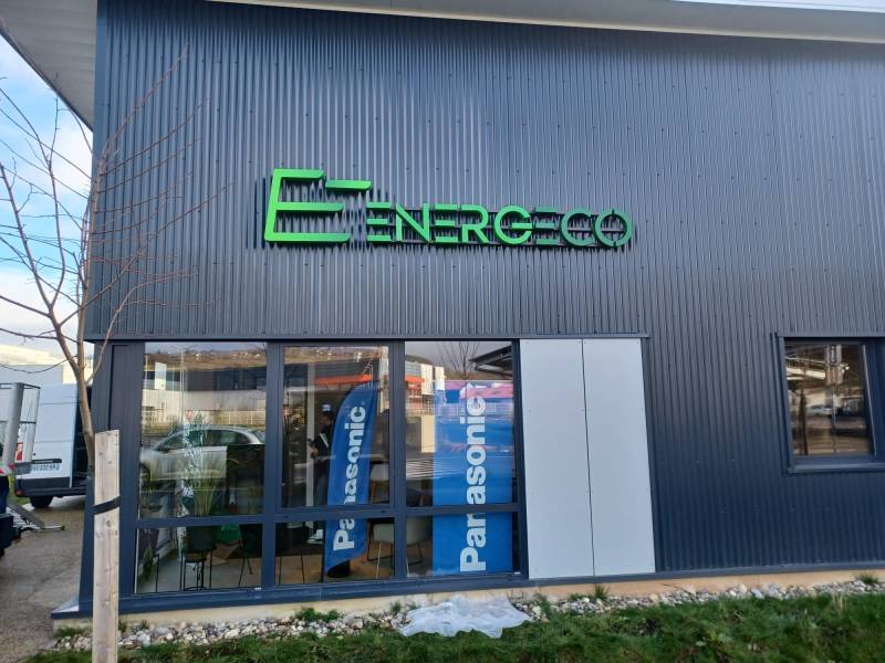 Enseigne en lettre boîtier