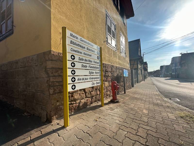 Portique bi-mâts pour une Mairie située à Quatzenheim proche de Marlenheim