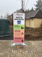 Notre zone d'activité pour ce service Totem pour bâtiment d'entreprise personnalisée à